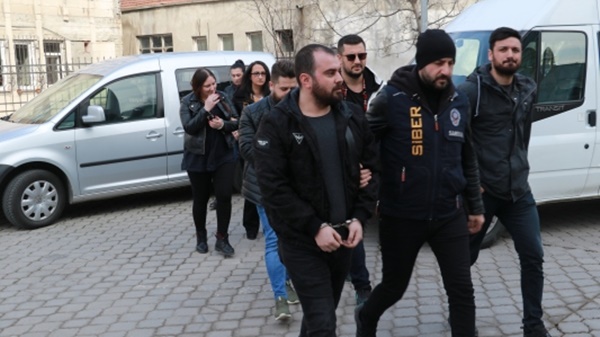 KKTC Merkezli Bahis Sitesinin Çalışanları Samsun’da Yakalandı